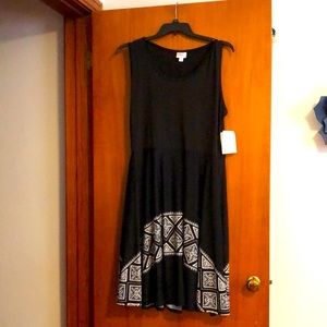 Adorable black and white Lularoe 2XL Nicki Dress